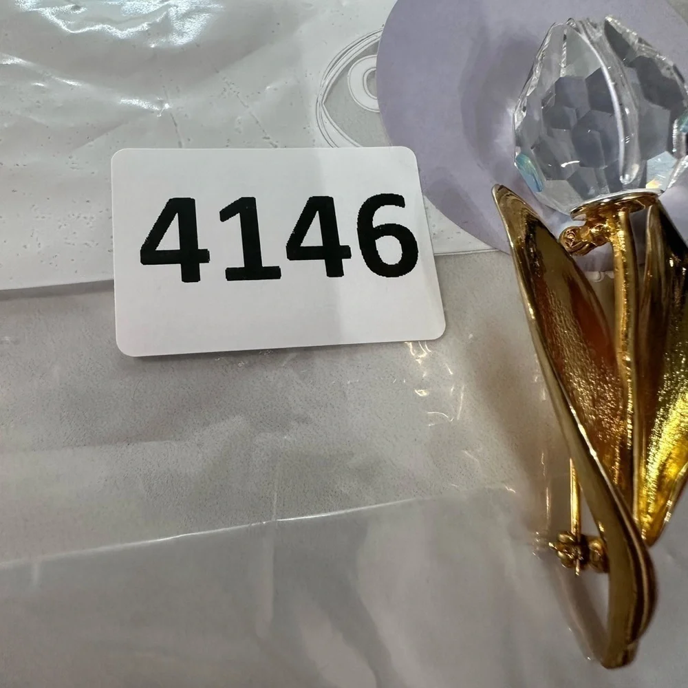 Glass Flower Crystal Brooch 4146 L